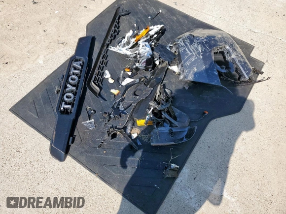 2021 Toyota Tacoma SR with VIN 3TMCZ5AN9MM451389, listed as a Copart auction lot 59191355 with 26,427 mi miles and Salvage title. Bid and sale history available at DreamBid. Image 12.
