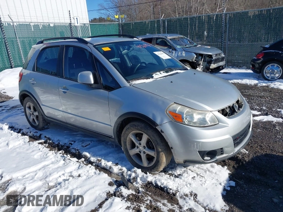 2007 Suzuki SX4 with VIN JS2YB413775101357, listed as a IAAI auction lot 41560985 with 216,705 mi miles. Bid and sale history available at carsss.com. Image 1.