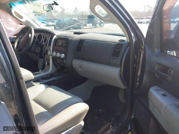 2007 Toyota Tundra SR5 with VIN 5TBRV54147S450467, listed as a IAAI auction lot 41525818 with 193,596 mi miles. Bid and sale history available at carsss.com. Image 5.