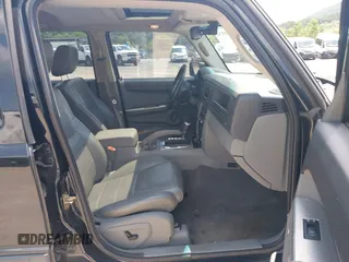2007 Jeep Commander Sport with VIN 1J8HG48K77C556917, listed as a IAAI auction lot 42659784 with 216,395 mi miles and . Bid and sale history available at DreamBid. Image 5.