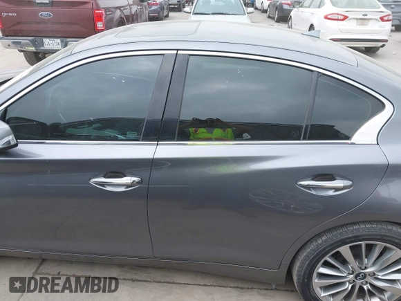 2018 Infiniti Q50 3.0t LUXE with VIN JN1EV7AP1JM362833, listed as a IAAI auction lot 41934415 with 91,970 mi miles. Bid and sale history available at carsss.com. Image 14.