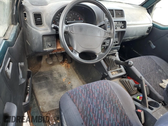 1996 Chevrolet Tracker z VIN 2CNBJ1863T6925397, wystawiony jako Copart lot #50446605 z przebiegiem 139 484 mil mil oraz Czysty tytuł • Clean title. Historia ofert i sprzedaży dostępna na DreamBid. Obrazek 8.