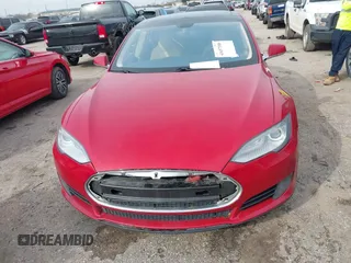 2013 Tesla Model S с VIN 5YJSA1CN9DFP09973, выставлен на аукционе IAAI как лот 41657188 с пробегом 61 546 миль миль и . История ставок и продаж доступна на DreamBid. Изображение 12.