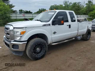 2013 Ford F-250 XL with VIN 1FT7X2BTXDEA73365, listed as a Copart auction lot 61913625 with 230,628 mi miles and Clean title. Bid and sale history available at DreamBid. Image 1.