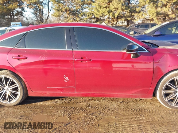2019 Toyota Avalon XLE with VIN 4T1BZ1FB8KU023417, listed as a IAAI auction lot 41410801 with 43,089 mi miles. Bid and sale history available at carsss.com. Image 14.
