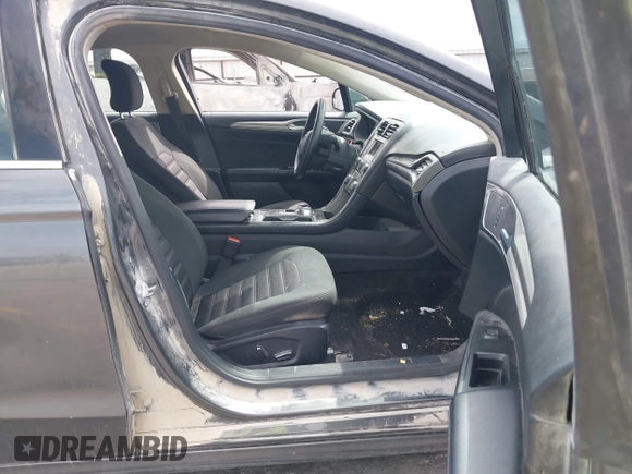 2017 Ford Fusion SE with VIN 3FA6P0H7XHR228922, listed as a IAAI auction lot 42162345 with 186,000 mi miles and . Bid and sale history available at DreamBid. Image 5.