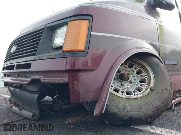 1991 Chevrolet Astro Cargo z VIN 1GBDM19Z4MB136076, wystawiony jako IAAI lot #41482281 z przebiegiem 202 682 mil mil oraz . Historia ofert i sprzedaży dostępna na DreamBid. Obrazek 6.