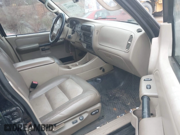 2003 Ford Explorer Sport Trac XLS z VIN 1FMZU77E13UC70160, wystawiony jako IAAI lot #41969542 z przebiegiem 217 628 mil mil oraz . Historia ofert i sprzedaży dostępna na DreamBid. Obrazek 5.