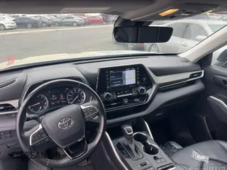 2021 Toyota Highlander XLE with VIN 5TDHZRBH3MS557987, listed as a IAAI auction lot 42656038 with 45,082 mi miles and . Bid and sale history available at DreamBid. Image 1.