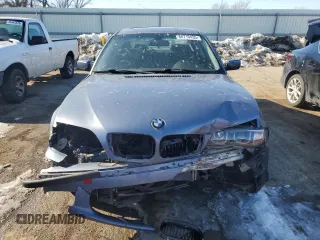 2003 BMW 3 Series 325xi with VIN WBAEU33413PH87420, listed as a Copart auction lot 88710435 with 170,753 mi miles and Salvage Title. Bid and sale history available at carsss.com. Image 5.