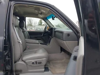 2003 Chevrolet Tahoe LS with VIN 1GNEK13Z53J346020, listed as a IAAI auction lot 41983448 with 116,651 mi miles. Bid and sale history available at carsss.com. Image 5.