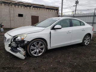2013 Volvo S60 T6 R-Design Platinum with VIN YV1902FH2D2178884, listed as a Copart auction lot 51805655 with 141,878 mi miles and Salvage Title. Bid and sale history available at carsss.com. Image 1.