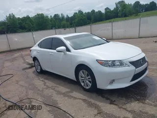 2015 Lexus ES 330 z VIN JTHBK1GG3F2155309, wystawiony jako IAAI lot #42183090 z przebiegiem 166 130 mil mil oraz . Historia ofert i sprzedaży dostępna na DreamBid. Obrazek 1.