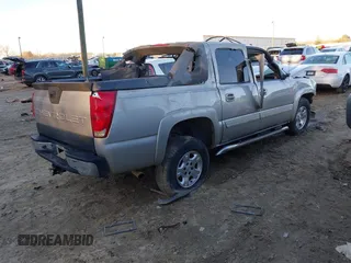 2005 Chevrolet Avalanche LS with VIN 3GNEC12Z75G229431, listed as a IAAI auction lot 41293938 with Not provided miles and . Bid and sale history available at DreamBid. Image 4.