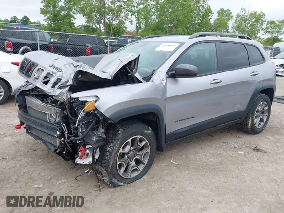 2020 Jeep Cherokee Trailhawk z VIN 1C4PJMBX0LD588251, wystawiony jako IAAI lot #42310054 z przebiegiem 47 780 mil mil oraz . Historia ofert i sprzedaży dostępna na DreamBid. Obrazek 18.