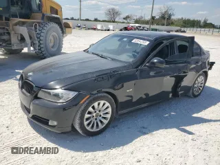 2009 BMW 3 Series 328i z VIN WBAPH73549E125586, wystawiony jako Copart lot #52594265 z przebiegiem 117 657 mil mil oraz Szkoda całkowita • Salvage title. Historia ofert i sprzedaży dostępna na DreamBid. Obrazek 1.