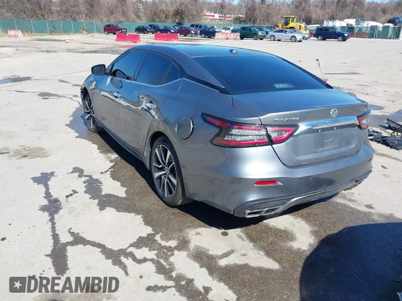 2021 Nissan Maxima SV z VIN 1N4AA6CV4MC508977, wystawiony jako IAAI lot #41858232 z przebiegiem 66 113 mil mil oraz . Historia ofert i sprzedaży dostępna na DreamBid. Obrazek 3.