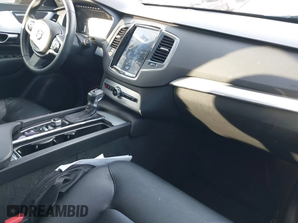 2018 Volvo XC90 Momentum with VIN YV4102CK5J1382547, listed as a IAAI auction lot 41288483 with 117,186 mi miles and . Bid and sale history available at DreamBid. Image 5.