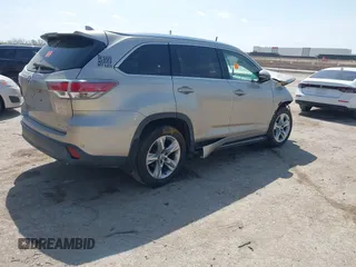 2015 Toyota Highlander Limited with VIN 5TDYKRFH3FS083587, listed as a IAAI auction lot 42045652 with Not provided miles and . Bid and sale history available at DreamBid. Image 4.