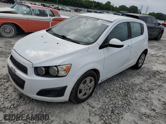 2016 Chevrolet Sonic LS z VIN 1G1JA6SH7G4175526, wystawiony jako Copart lot #55615685 z przebiegiem 178 691 mil mil oraz Czysty tytuł • Clean title. Historia ofert i sprzedaży dostępna na DreamBid. Obrazek 1.
