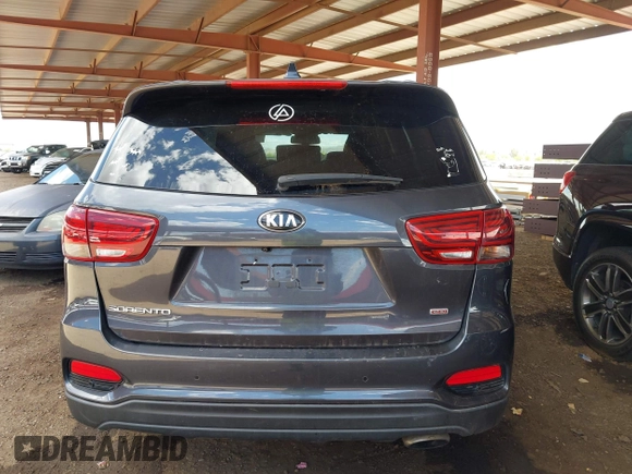 2019 Kia Sorento LX z VIN 5XYPGDA32KG439966, wystawiony jako IAAI lot #42046846 z przebiegiem 101 592 mil mil oraz . Historia ofert i sprzedaży dostępna na DreamBid. Obrazek 16.