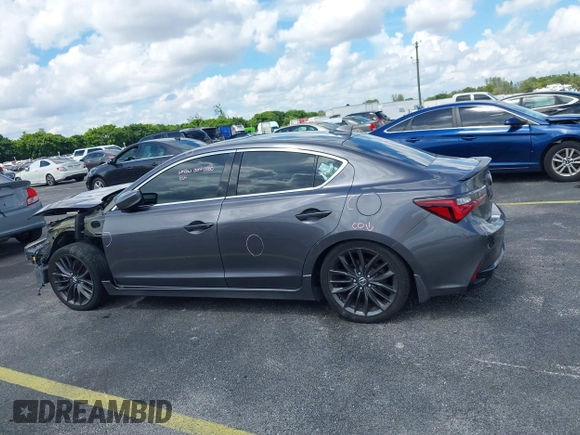2019 Acura ILX w/Premium/A-Spec Pkg with VIN 19UDE2F8XKA003403, listed as a IAAI auction lot 40404184 with 68,680 mi miles. Bid and sale history available at carsss.com. Image 15.