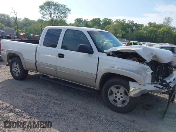 2006 Chevrolet Silverado 1500 LT2 with VIN 1GCEK19B26Z118338, listed as a IAAI auction lot 42157726 with 211,133 mi miles and . Bid and sale history available at DreamBid. Image 1.