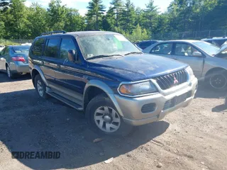 2001 Mitsubishi Montero Sport LS with VIN JA4MT31H81P039209, listed as a IAAI auction lot 41592089 with 174,416 mi miles. Bid and sale history available at carsss.com. Image 1.