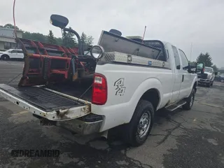 2011 Ford F-250 XL z VIN 1FT7X2B62BEC17045, wystawiony jako IAAI lot #42851395 z przebiegiem 73 355 mil mil oraz . Historia ofert i sprzedaży dostępna na DreamBid. Obrazek 2.