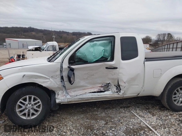 2019 Nissan Frontier SV z VIN 1N6AD0CWXKN877400, wystawiony jako IAAI lot #41437813 z przebiegiem 37 151 mil mil oraz . Historia ofert i sprzedaży dostępna na DreamBid. Obrazek 6.