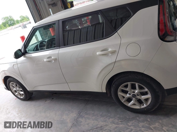 2024 Kia Soul S with VIN KNDJ23AU1R7237456, listed as a IAAI auction lot 42349274 with 18,668 mi miles and . Bid and sale history available at DreamBid. Image 14.