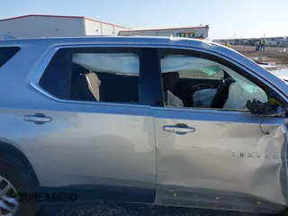 2020 Chevrolet Traverse LS z VIN 1GNERFKW8LJ183878, wystawiony jako IAAI lot #41719712 z przebiegiem 76 165 mil mil oraz . Historia ofert i sprzedaży dostępna na DreamBid. Obrazek 13.