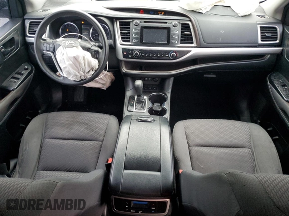 2018 Toyota Highlander LE z VIN 5TDBZRFH3JS871179, wystawiony jako Copart lot #59553235 z przebiegiem 130 069 mil mil oraz Szkoda całkowita • Salvage title. Historia ofert i sprzedaży dostępna na DreamBid. Obrazek 8.