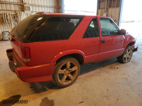 2001 Chevrolet Blazer LS with VIN 1GNCS18W21K251301, listed as a Copart auction lot 88428965 with 166,415 mi miles and Salvage Title. Bid and sale history available at carsss.com. Image 3.
