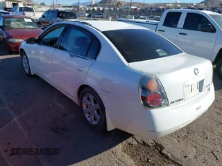 2002 Nissan Altima S with VIN 1N4AL11E22C269085, listed as a IAAI auction lot 41454883 with 236,297 mi miles. Bid and sale history available at carsss.com. Image 3.