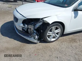 2014 Volvo S60 T5 с VIN YV1612FS1E2297930, выставлен на аукционе IAAI как лот 41906564 с пробегом 88 843 миль миль и . История ставок и продаж доступна на DreamBid. Изображение 6.