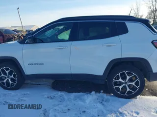 2025 Jeep Compass Limited with VIN 3C4NJDCNXST531729, listed as a IAAI auction lot 41542033 with 1,323 mi miles and . Bid and sale history available at DreamBid. Image 15.