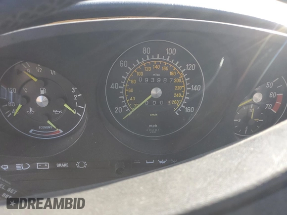 1986 Mercedes-Benz 560 SL z VIN WDBBA48D9GA049186, wystawiony jako Copart lot #76962434 z przebiegiem 93 967 mil mil oraz Nie do naprawy. Historia ofert i sprzedaży dostępna na DreamBid. Obrazek 9.