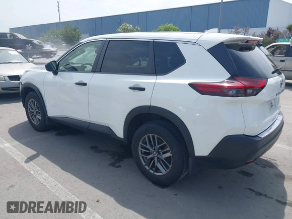 2021 Nissan Rogue S z VIN JN8AT3AA0MW011687, wystawiony jako IAAI lot #42034547 z przebiegiem 50 989 mil mil oraz . Historia ofert i sprzedaży dostępna na DreamBid. Obrazek 3.
