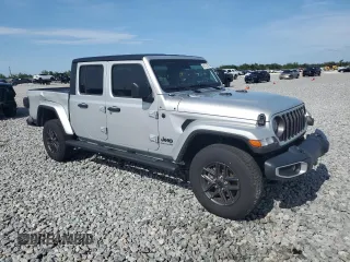2024 Jeep Gladiator Sport S z VIN 1C6HJTAG2RL110743, wystawiony jako Copart lot #61727815 z przebiegiem 4 846 mil mil oraz Szkoda całkowita • Salvage title. Historia ofert i sprzedaży dostępna na DreamBid. Obrazek 4.