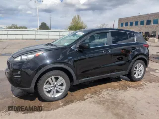 2017 Kia Sportage LX z VIN KNDPMCAC3H7156999, wystawiony jako Copart lot #54915525 z przebiegiem 62 909 mil mil oraz Szkoda całkowita • Salvage title. Historia ofert i sprzedaży dostępna na DreamBid. Obrazek 1.