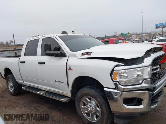 2021 Ram 2500 Tradesman with VIN 3C6UR5CLXMG632197, listed as a IAAI auction lot 41459787 with 105,906 mi miles. Bid and sale history available at carsss.com. Image 13.