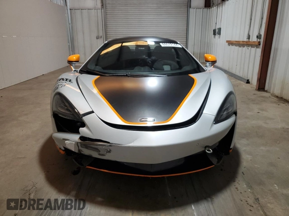 2017 McLaren 570S z VIN SBM13DAA6HW002345, wystawiony jako Copart lot #69572144 z przebiegiem 22 164 mil mil oraz Szkody całkowita. Historia ofert i sprzedaży dostępna na DreamBid. Obrazek 5.