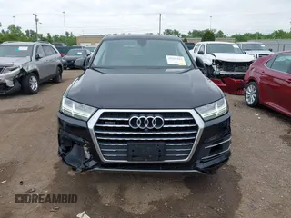 2019 Audi Q7 Premium Plus z VIN WA1LAAF72KD006893, wystawiony jako IAAI lot #42336243 z przebiegiem 61 330 mil mil oraz . Historia ofert i sprzedaży dostępna na DreamBid. Obrazek 12.