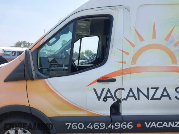 2020 Ford Transit z VIN 1FTYE1C89LKB18309, wystawiony jako IAAI lot #42086954 z przebiegiem 44 937 mil mil oraz . Historia ofert i sprzedaży dostępna na DreamBid. Obrazek 22.