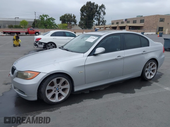 2007 BMW 3 Series 328i with VIN WBAVC53597FZ70807, listed as a IAAI auction lot 42078844 with 187,958 mi miles and . Bid and sale history available at carsss.com. Image 2.