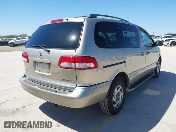 2001 Toyota Sienna LE with VIN 4T3ZF13C21U319690, listed as a IAAI auction lot 41729102 with 178,181 mi miles. Bid and sale history available at carsss.com. Image 4.