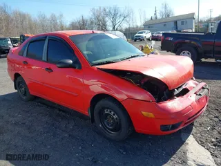 2007 Ford Focus S with VIN 1FAFP34N47W315507, listed as a IAAI auction lot 41995276 with 218,258 mi miles. Bid and sale history available at carsss.com. Image 1.