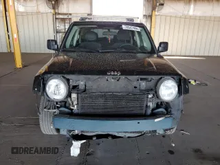 2010 Jeep Patriot Latitude z VIN 1J4NT1GA5AD624561, wystawiony jako Copart lot #78547494 z przebiegiem 172 897 mil mil oraz Szkoda całkowita • Salvage title. Historia ofert i sprzedaży dostępna na DreamBid. Obrazek 5.