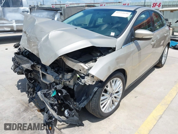 2018 Ford Focus Titanium z VIN 1FADP3N25JL279623, wystawiony jako IAAI lot #42534936 z przebiegiem 74 440 mil mil oraz . Historia ofert i sprzedaży dostępna na DreamBid. Obrazek 6.